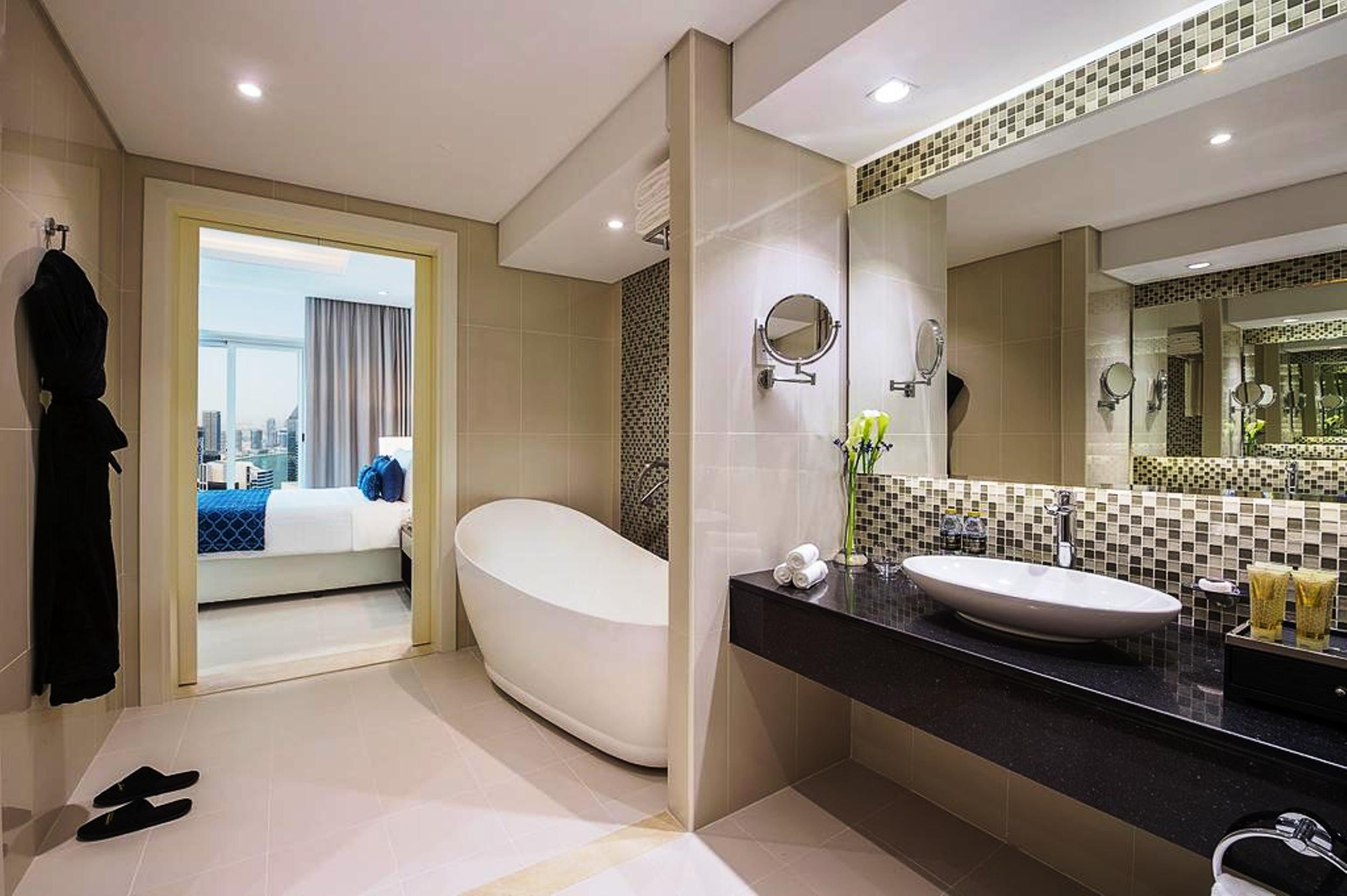 Damac Maison Distinction Dubái Exterior foto Bathroom
