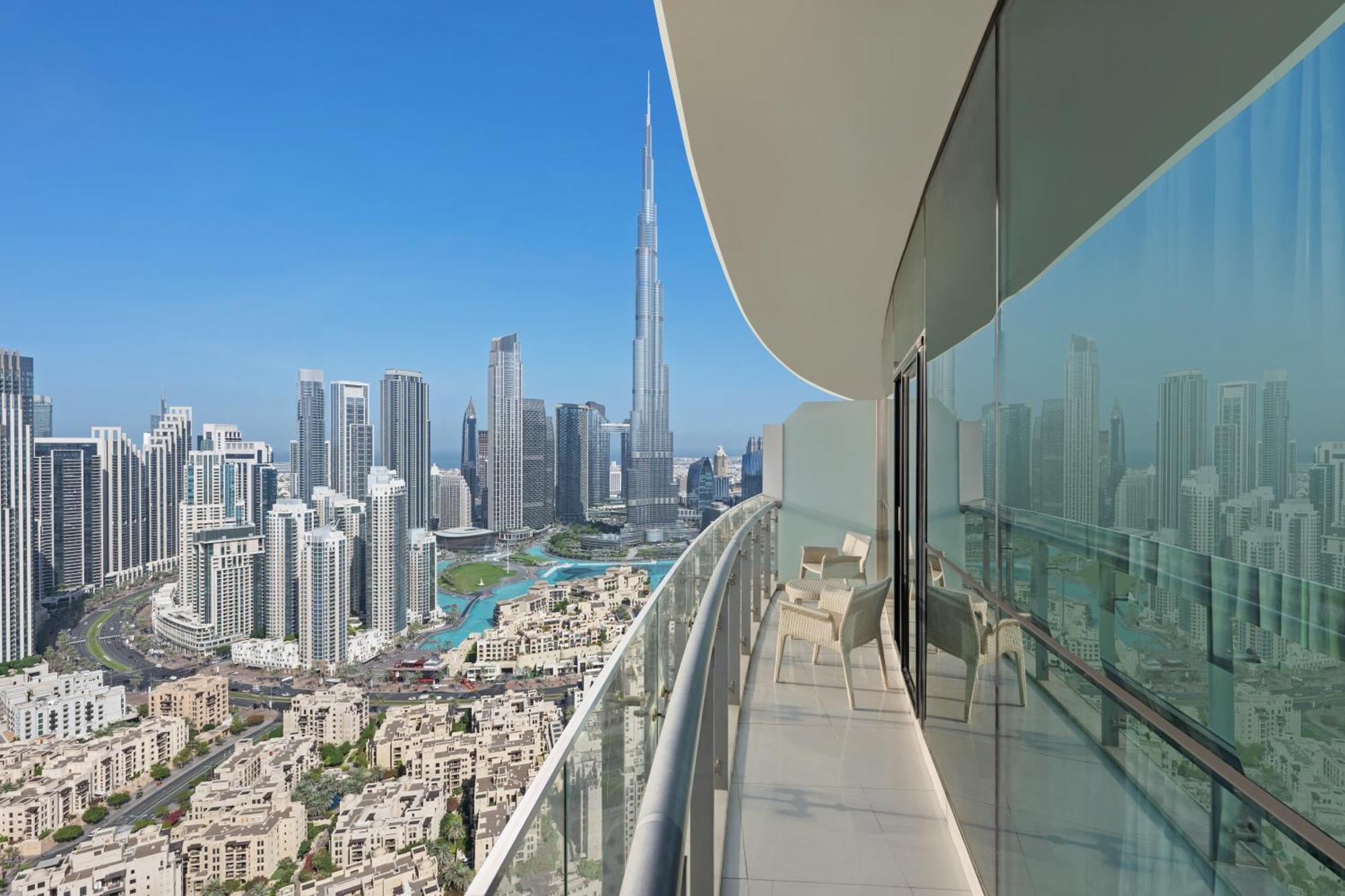 Damac Maison Distinction Dubái Exterior foto View from the balcony of a typical apartment