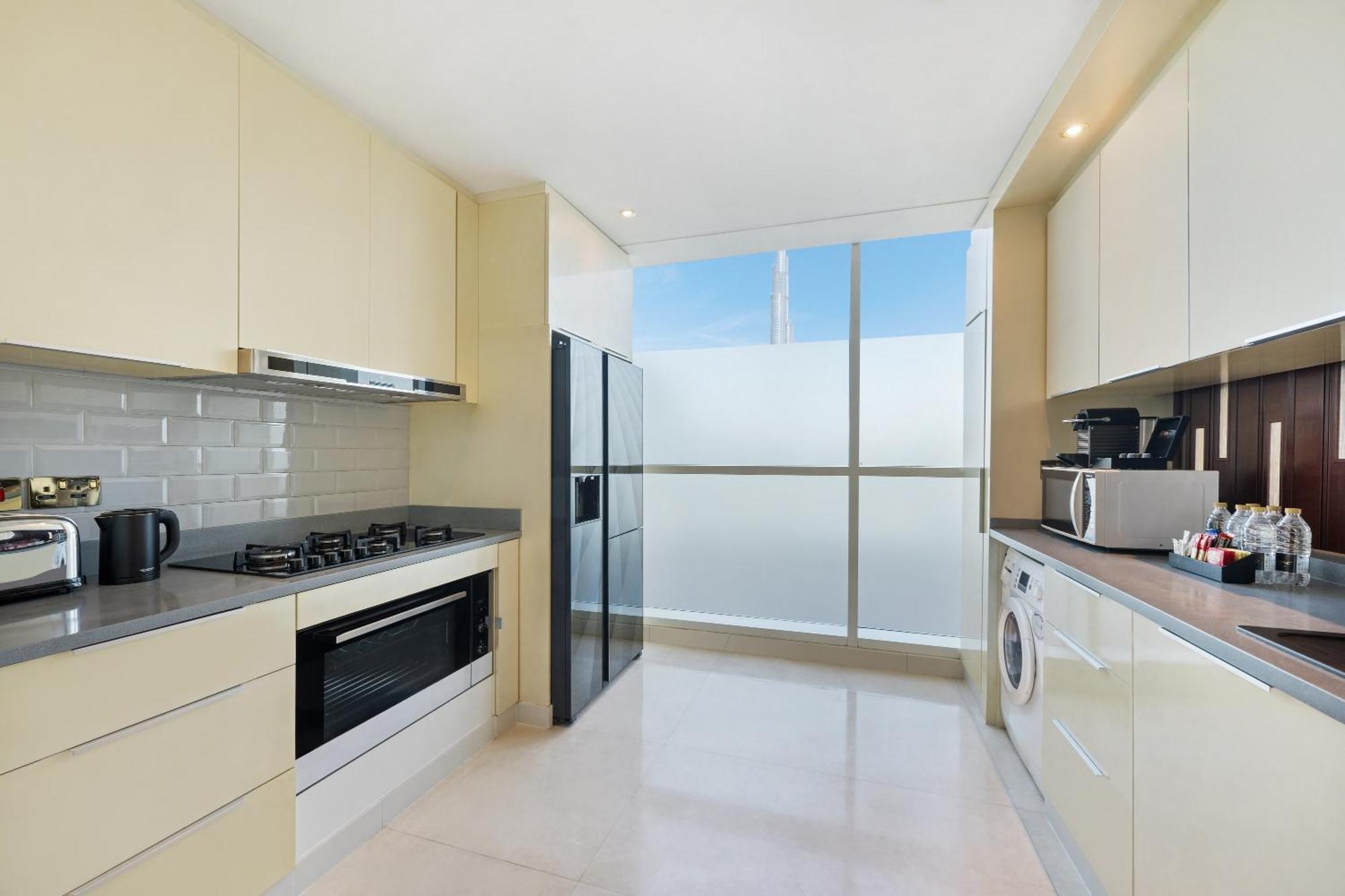 Damac Maison Distinction Dubái Exterior foto A typical kitchen