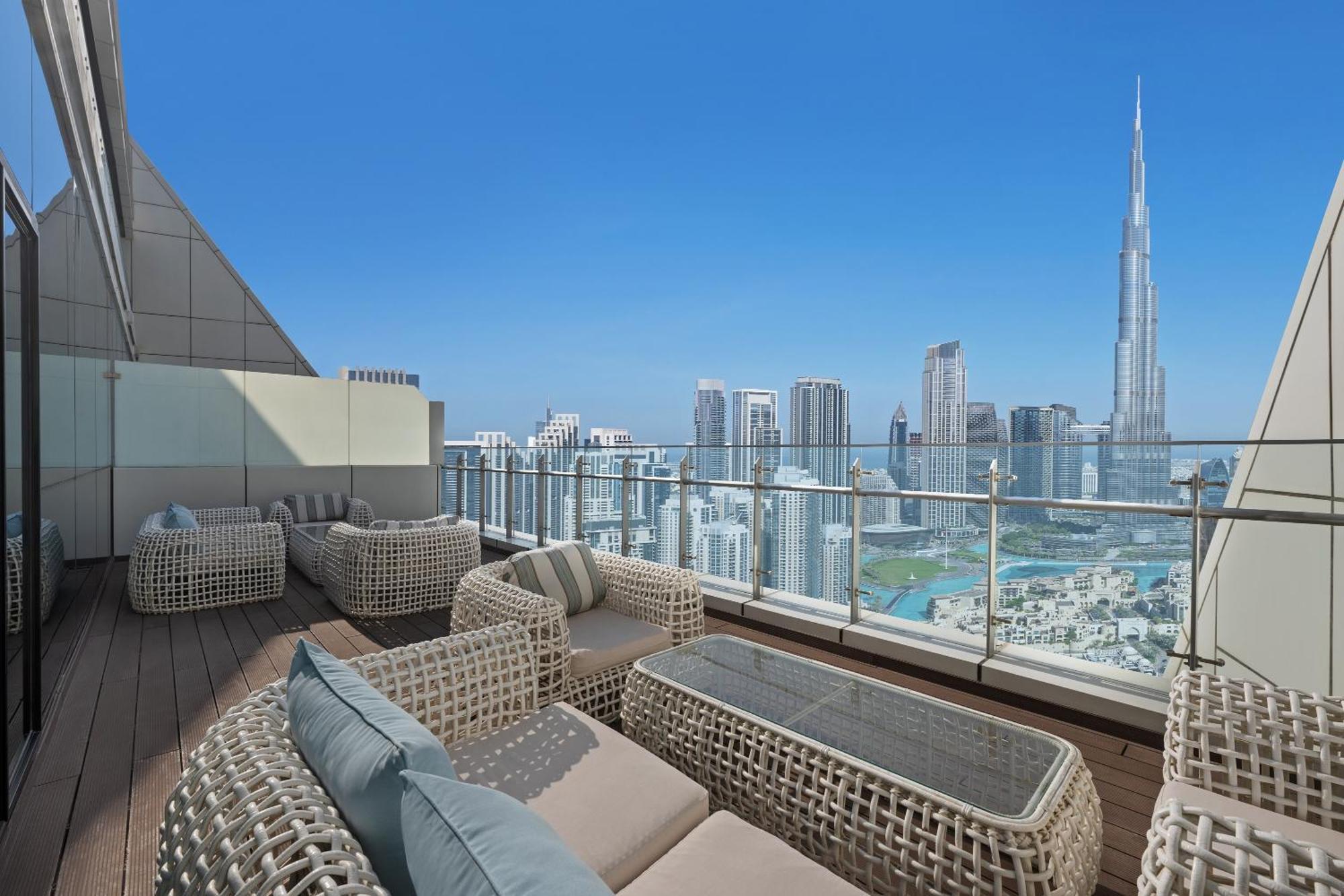 Damac Maison Distinction Dubái Exterior foto View from the rooftop