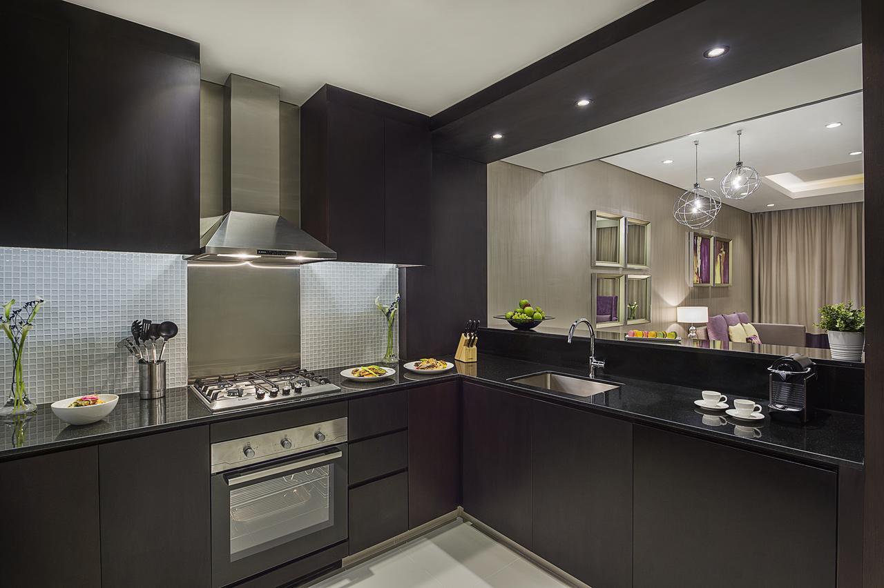 Damac Maison Distinction Dubái Exterior foto A modern kitchen